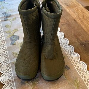 Women's Olive Green Quilted Winter Boots